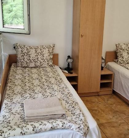 Guest House Selin فيليكو ترنوفو المظهر الخارجي الصورة